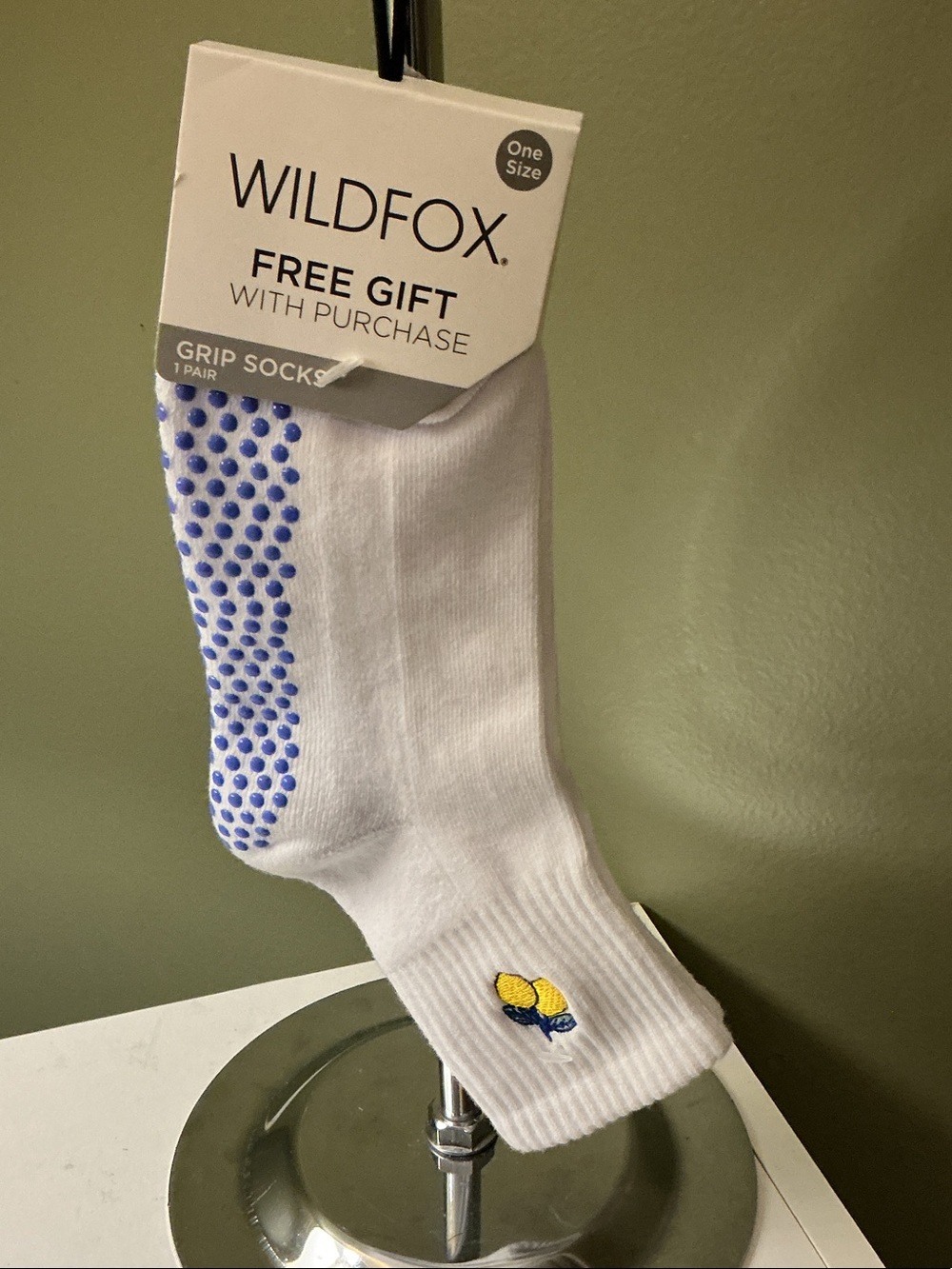 Wildfox NWT White Athletic Grip Socks Blue Dots Yellow Lemon One Size